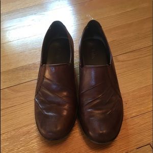 Clark’s Brown Leather Shoe/Bootie  6 1/2 M